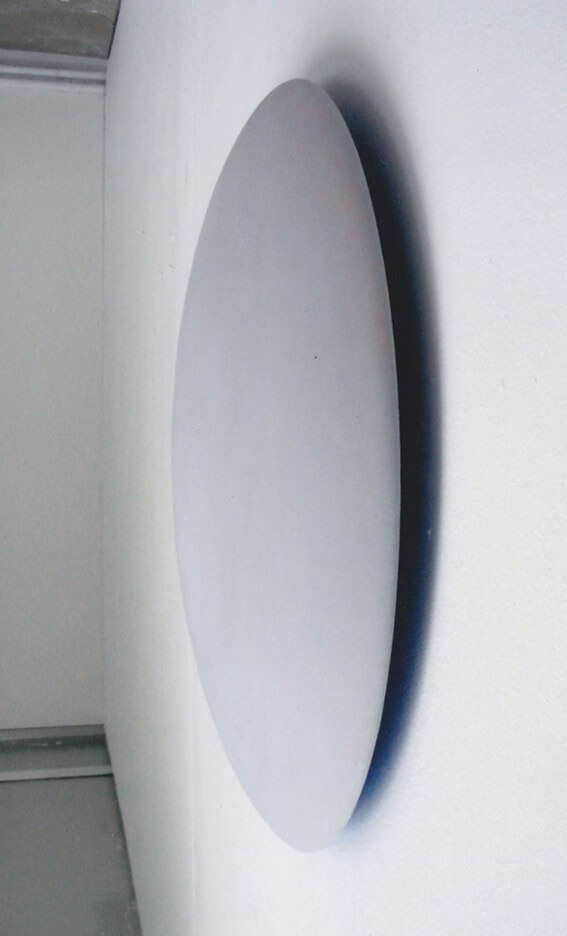 Sans titre, 2006 Peinture à tempéra et encaustique sur bois tourné, 75 cm de diamètre